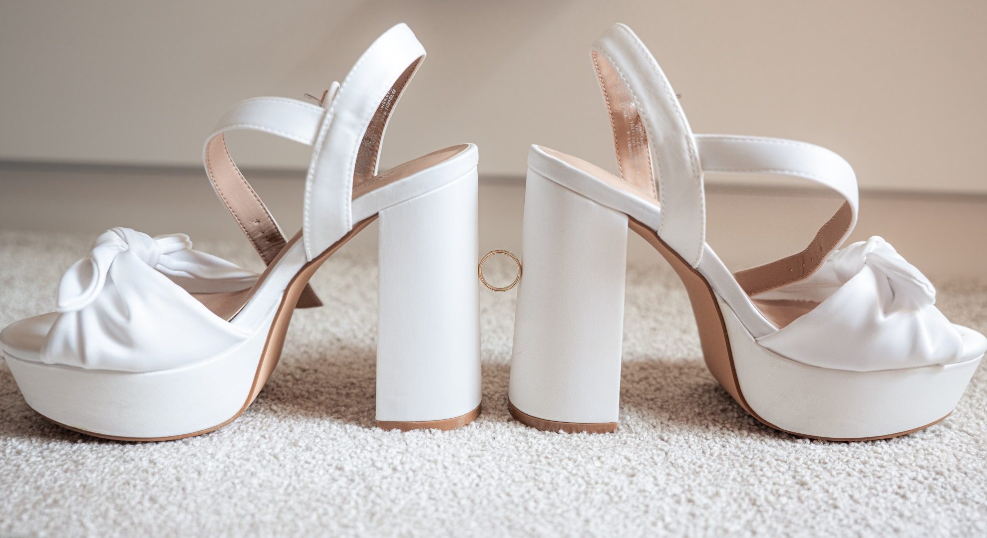 Stilvolle Hochzeitsdekoration mit Kronleuchter – fotografiert bei einer eleganten Hochzeit auf Mallorca